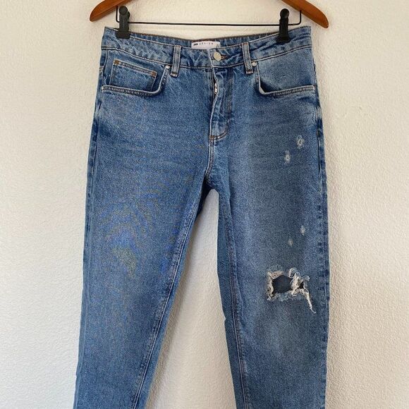 ASOS Design High Rise Distressed Straight Leg Mom Jeans Medium Wash Size 30 - Picture 1 of 6